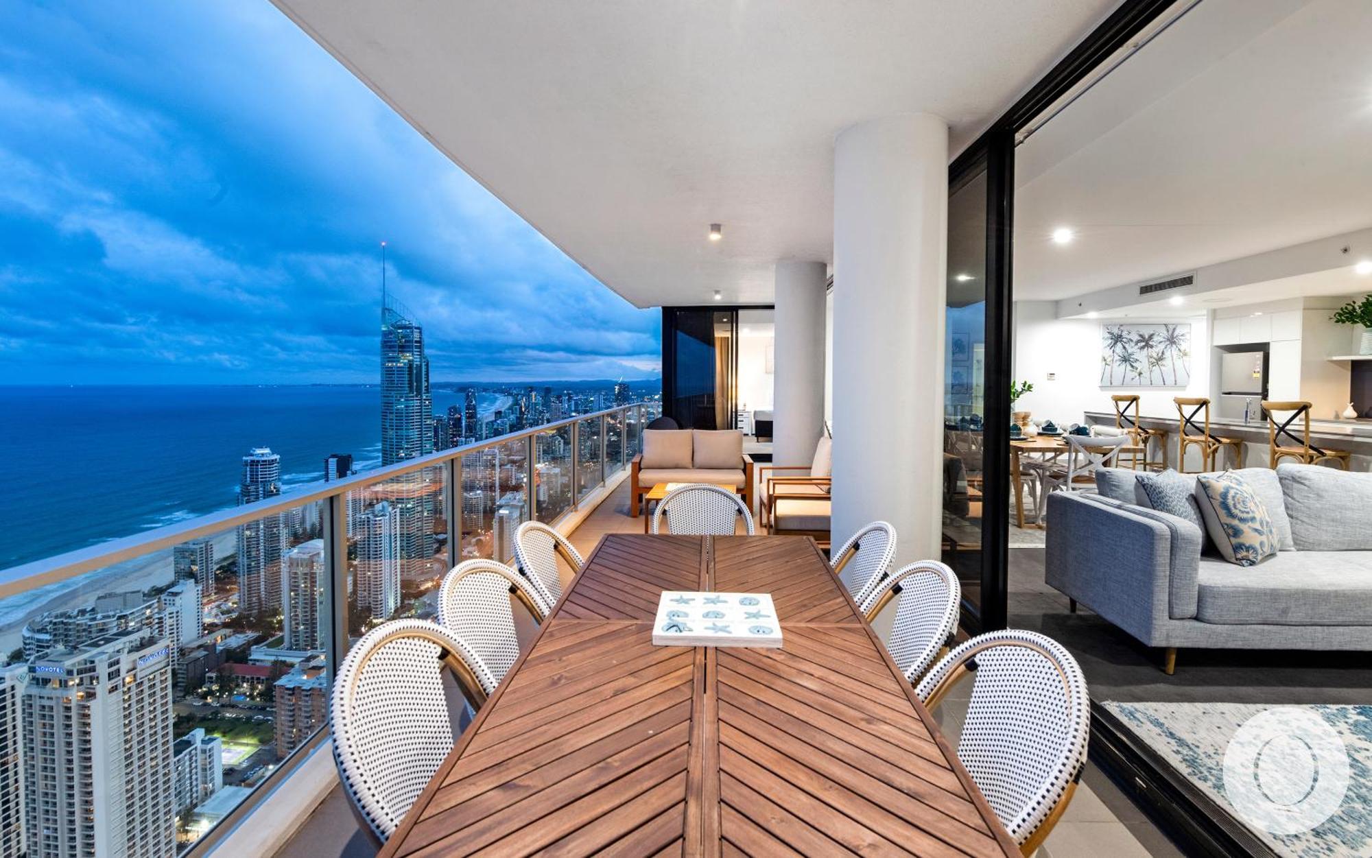 5 Bedroom Executive Sub Penthouse In The Heart Of Surfers With Full Ocean Views - Sleeps 12 - Circle On Cavill Amazing!! Gold Coast Extérieur photo