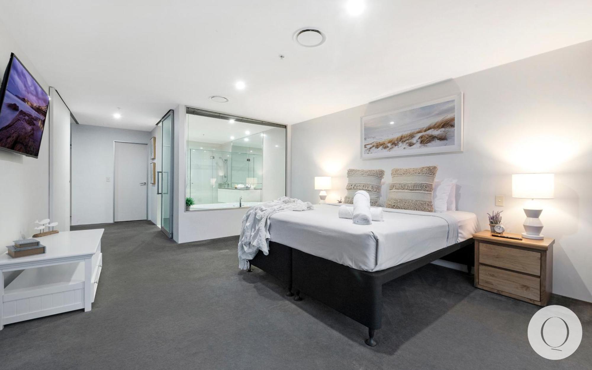 5 Bedroom Executive Sub Penthouse In The Heart Of Surfers With Full Ocean Views - Sleeps 12 - Circle On Cavill Amazing!! Gold Coast Extérieur photo