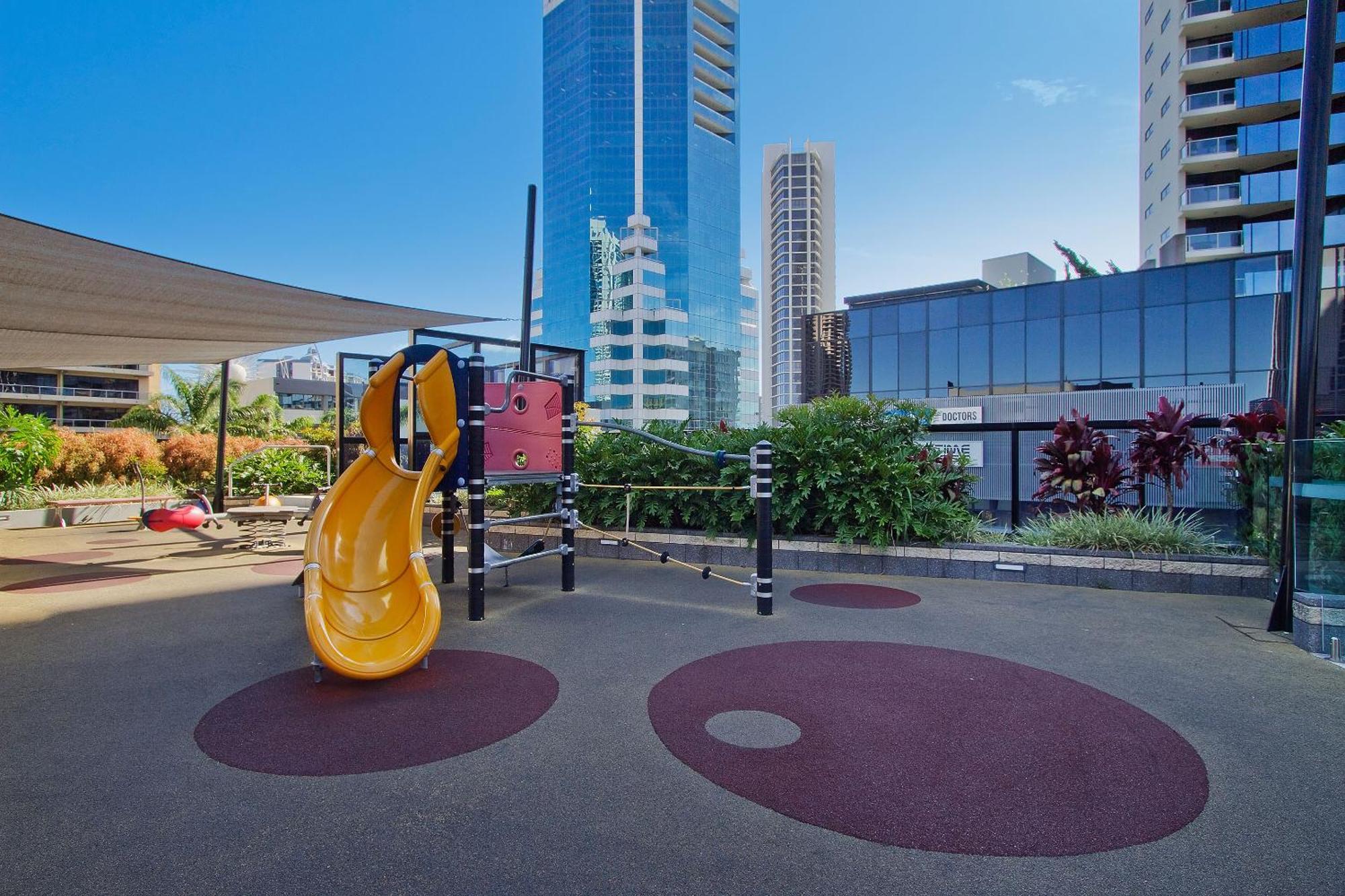 5 Bedroom Executive Sub Penthouse In The Heart Of Surfers With Full Ocean Views - Sleeps 12 - Circle On Cavill Amazing!! Gold Coast Extérieur photo