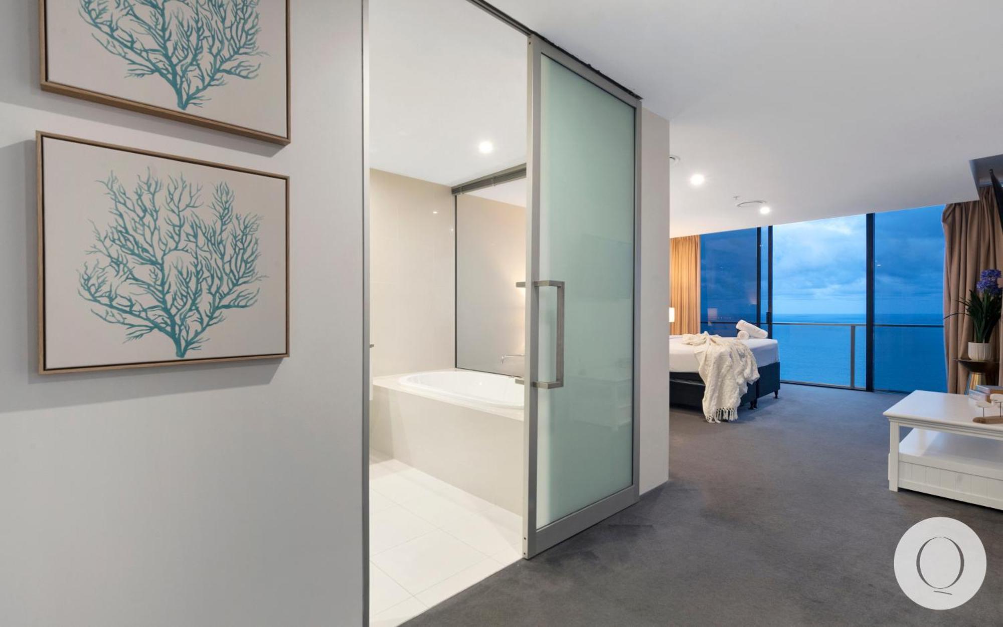 5 Bedroom Executive Sub Penthouse In The Heart Of Surfers With Full Ocean Views - Sleeps 12 - Circle On Cavill Amazing!! Gold Coast Extérieur photo