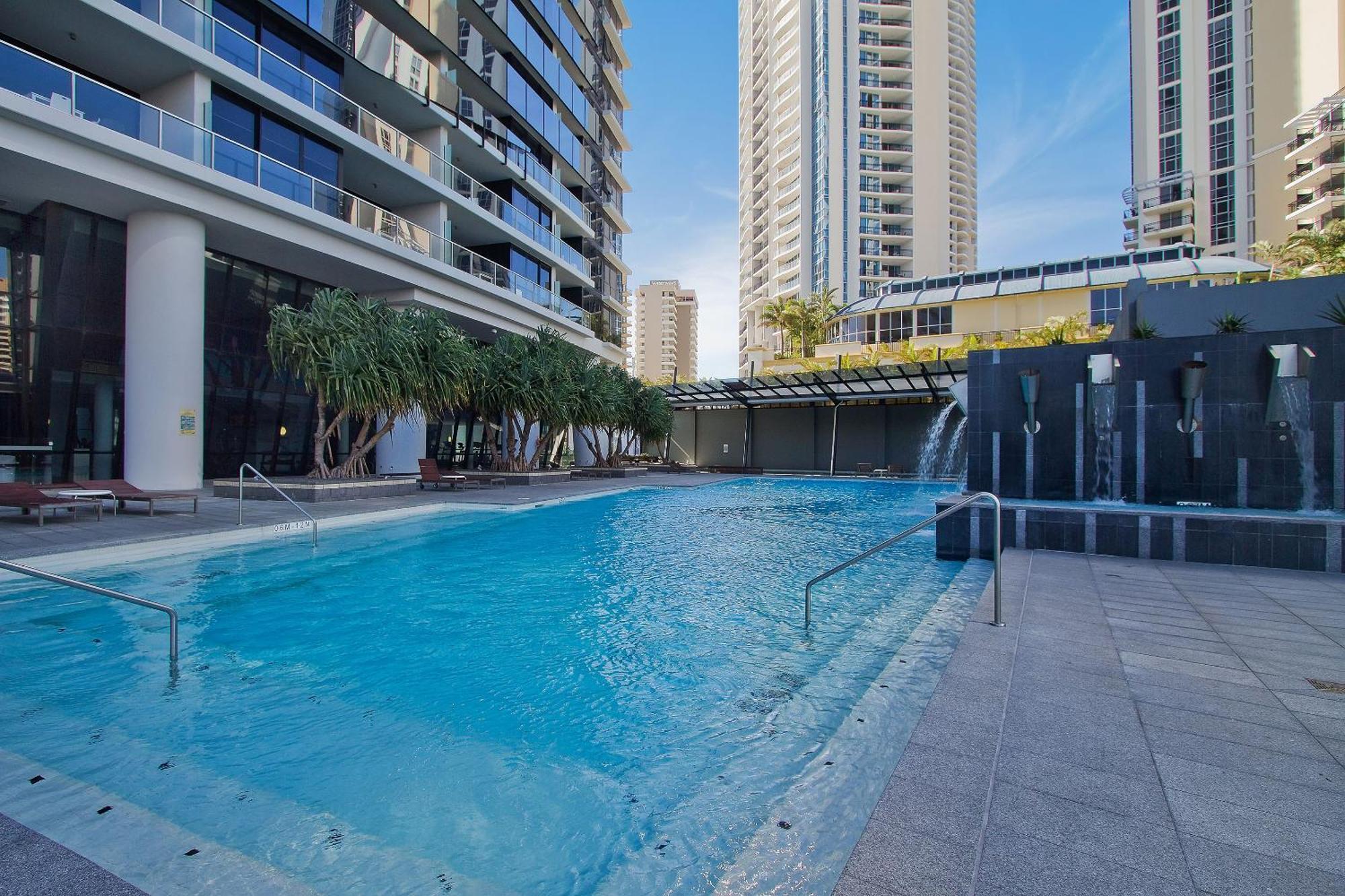 5 Bedroom Executive Sub Penthouse In The Heart Of Surfers With Full Ocean Views - Sleeps 12 - Circle On Cavill Amazing!! Gold Coast Extérieur photo